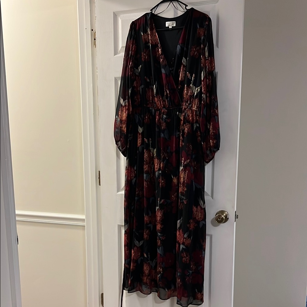 Elegant Floral Maxi Dress - Black and Red